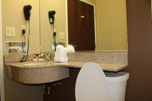 Microtel Inn & Suites By Wyndham Harrisonburg image 40