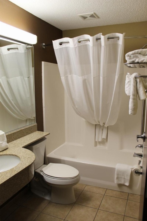 Microtel Inn & Suites By Wyndham Harrisonburg image 41