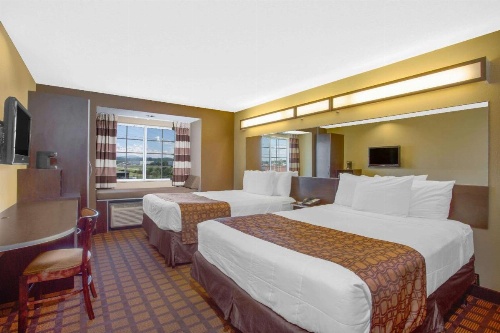 Microtel Inn & Suites By Wyndham Harrisonburg image 3