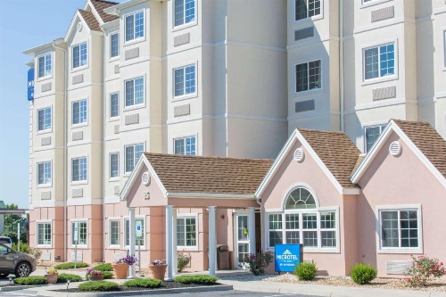 Microtel Inn & Suites By Wyndham Harrisonburg image 48