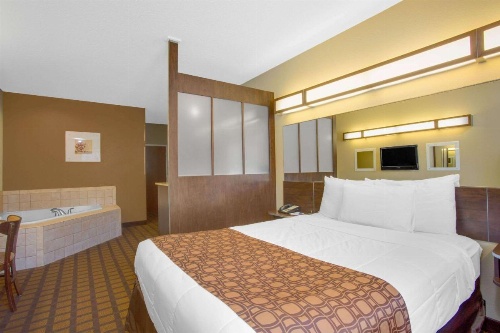 Microtel Inn & Suites By Wyndham Harrisonburg image 6
